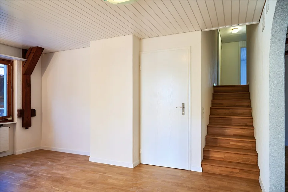 Appartamento 6.5 locali, locale di stoccaggio accessibile in auto di circa 65m2 per piccole imprese – foto 10 di 12