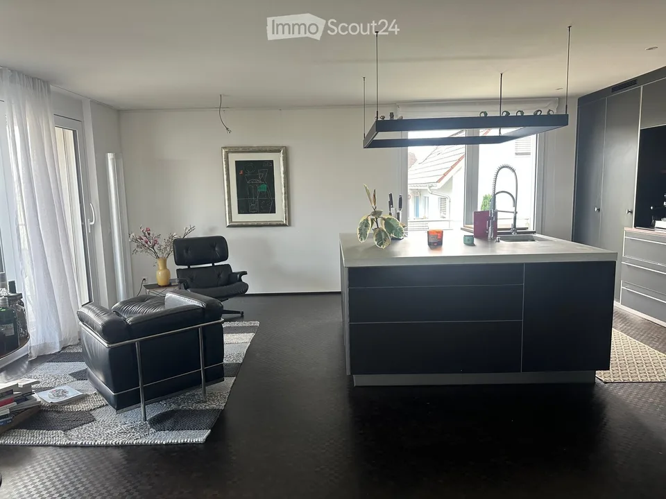 Appartement penthouse exclusif 3.5 avec terrasse ensoleillée de 50 m², vie exclusive à Bettlach