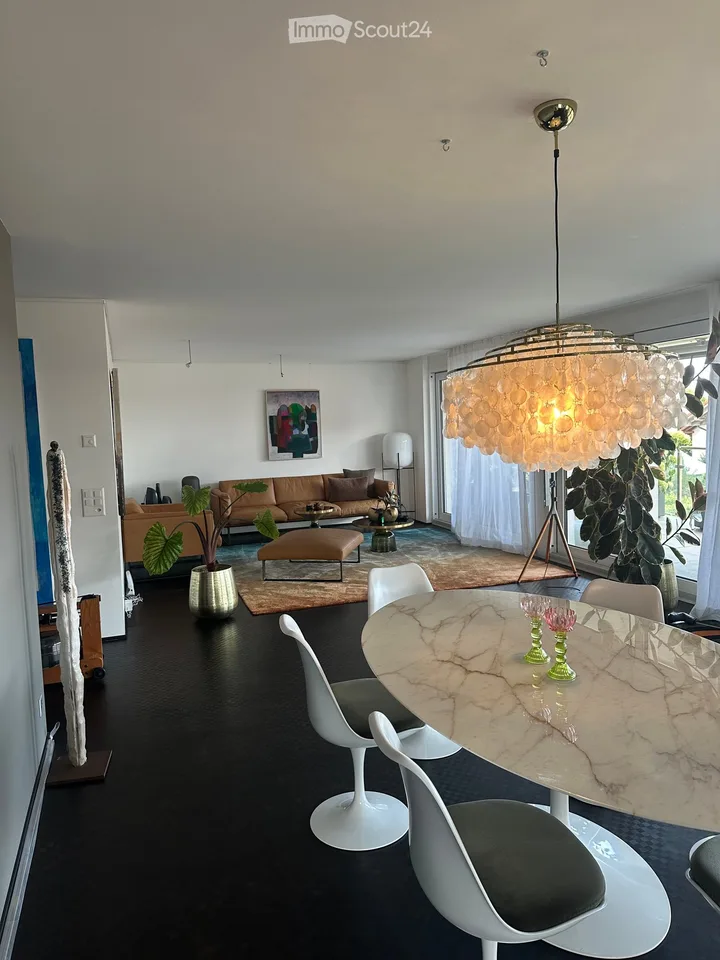 Appartement penthouse exclusif 3.5 avec terrasse ensoleillée de 50 m², vie exclusive à Bettlach