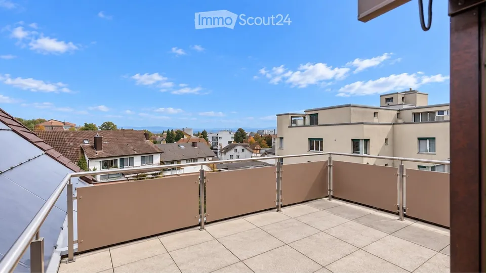 Spacious and modern 4 1/2 room apartment