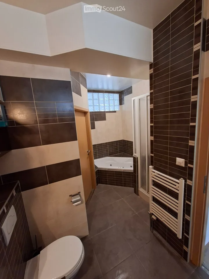 Wohnung 3.5 Zimmer zentrale und originale Lage – Foto 3 von 5