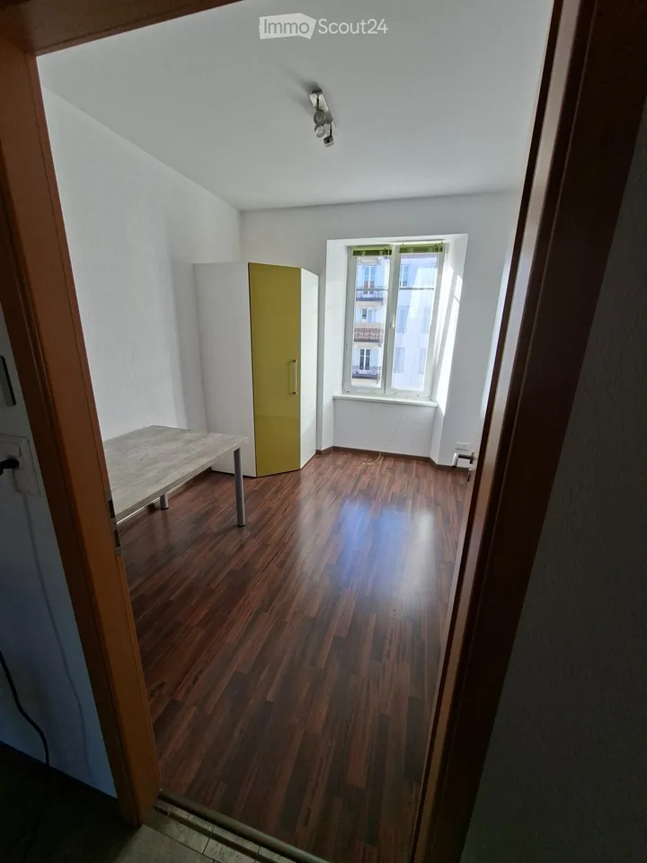 Wohnung 3.5 Zimmer zentrale und originale Lage – Foto 2 von 5