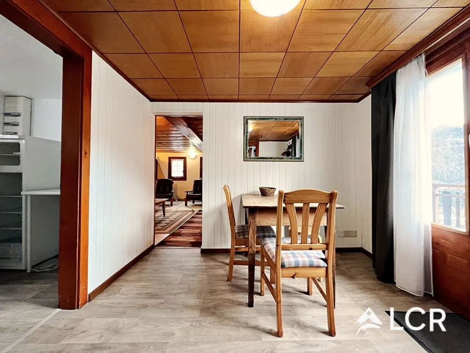 Schönes 2,5-Zimmer-Wohnung möbliert - Holzofen - Viele Charme