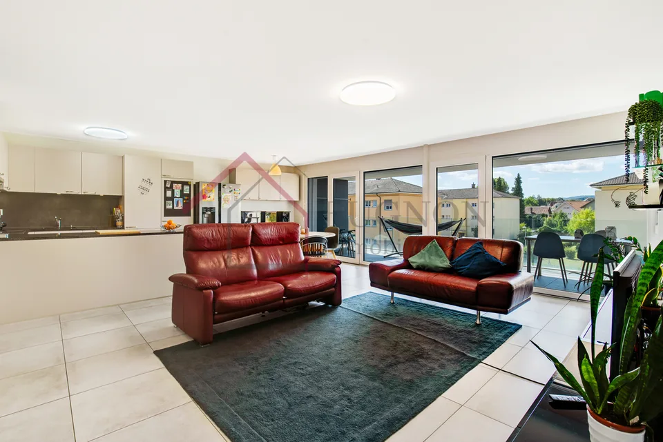 Apartment with 4.5 rooms and loggia – photo 3 of 12