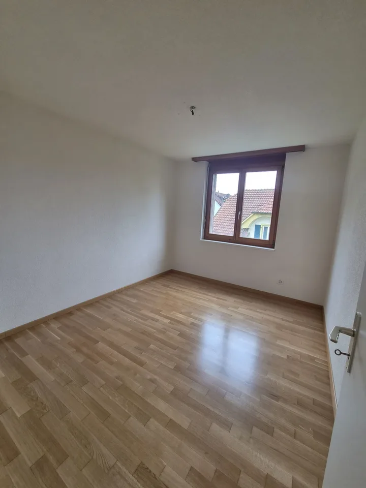 1 Month Free Rent - 5.5 Rooms on the 2nd Floor in Eiken – photo 8 of 12