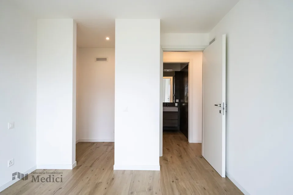 Moderne und elegante 2.5-Zimmer-Wohnung in strategischer Lage – Foto 13 von 19