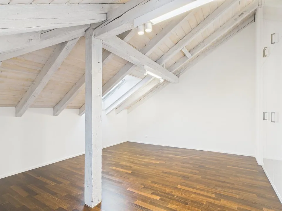 Moderne 3.5-Zimmer-Maisonettwohnung am Stampfenbachplatz – Foto 8 von 12