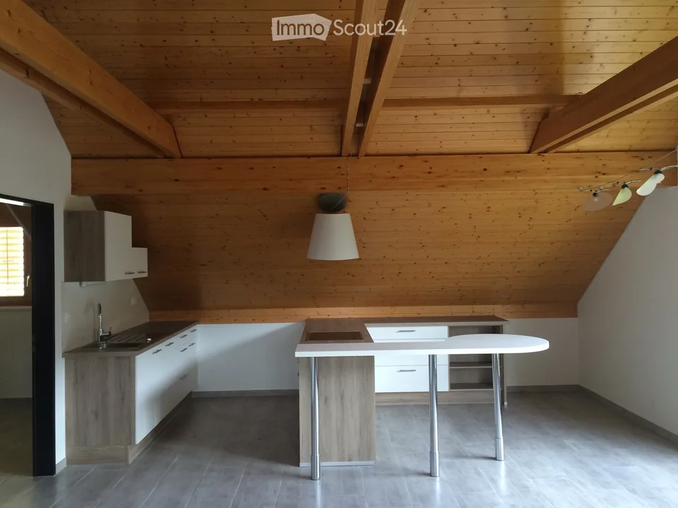 Appartement lumineux de 2,5 pièces à Travers – disponible 1 octobre 2027