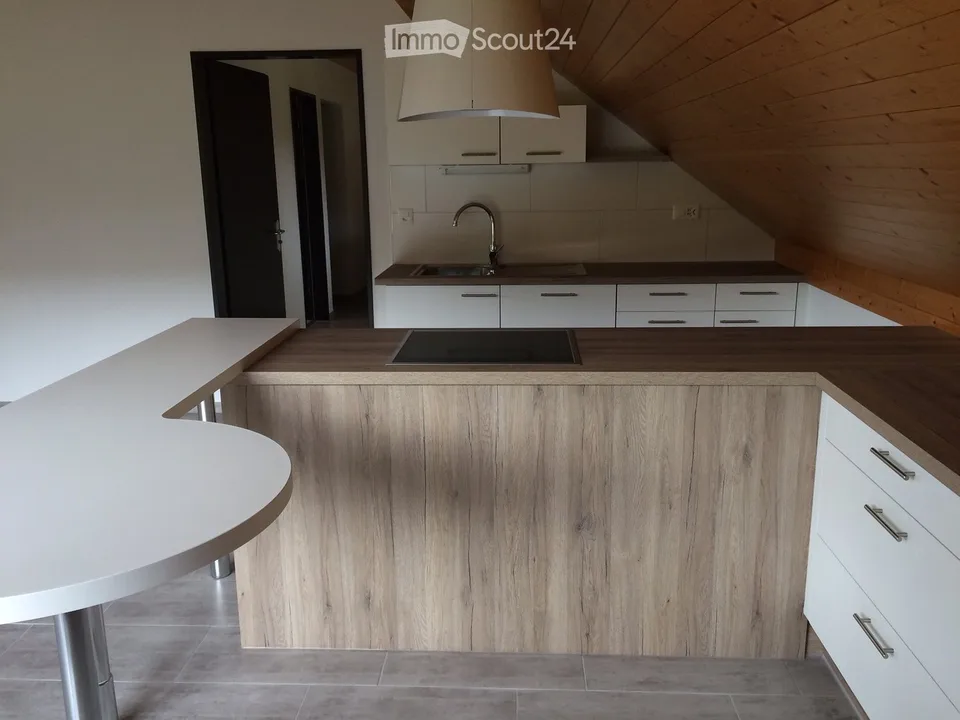Appartement lumineux de 2,5 pièces à Travers – disponible 1 octobre 2027