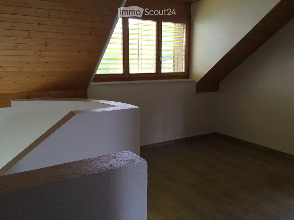 Appartement lumineux de 2,5 pièces à Travers – disponible 1 octobre 2027