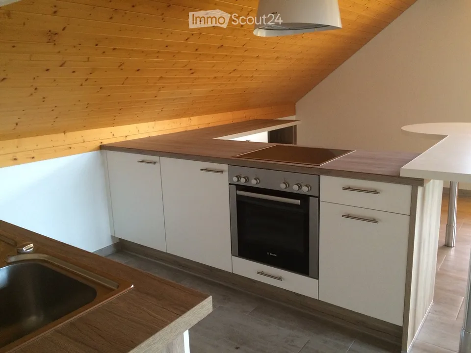 Appartement lumineux de 2,5 pièces à Travers – disponible 1 octobre 2027