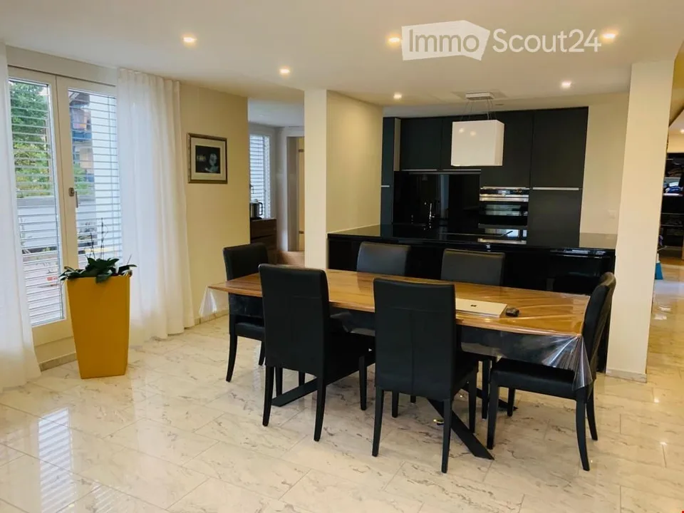 Attika Wohnung mit Grosse Wintergarten und Terrasse – Foto 3 von 5