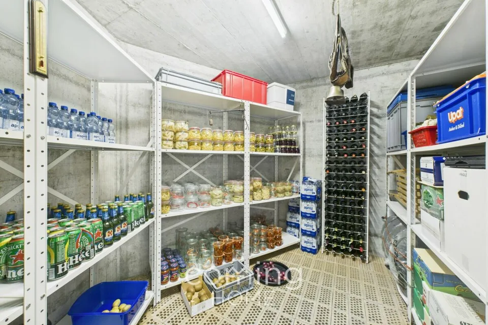 Aussergewöhnliches Einfamilienhaus in Brig Glis - architektonisch markant, sonnig gelegen und umfassend renoviert – Foto 28 von 30