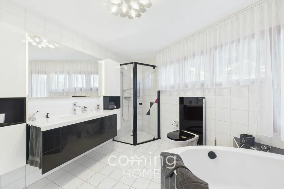 Aussergewöhnliches Einfamilienhaus in Brig Glis - architektonisch markant, sonnig gelegen und umfassend renoviert – Foto 15 von 30