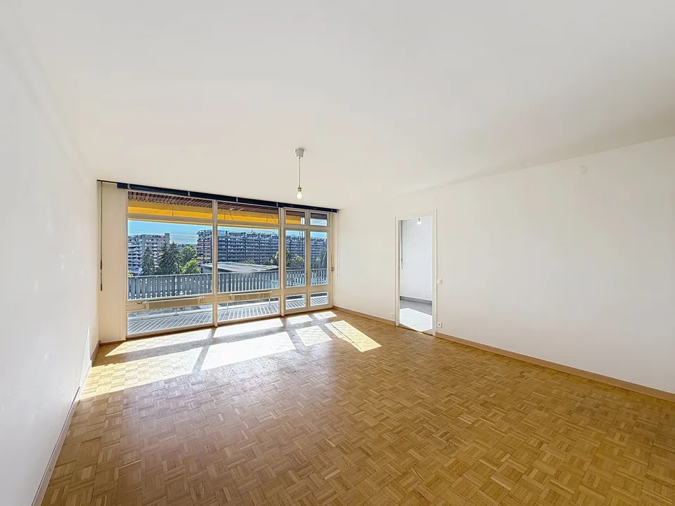 Appartamento carino con 3 camere da letto e piscina – foto 3 di 14