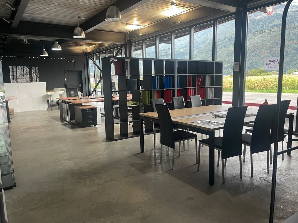 Verkaufsfläche von ca. 104 m2, ebenerdig mit großer Vitrine – Foto 3 von 8