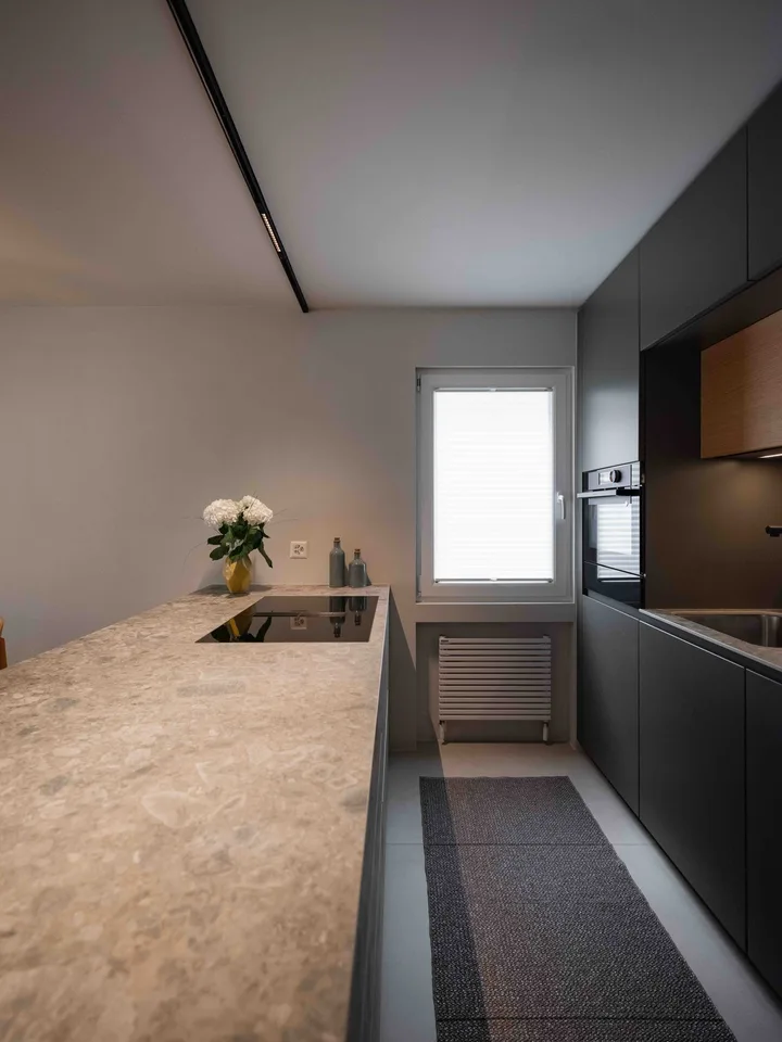 Appartement de 4 pièces élégamment rénové à Davos Platz – meublé et situé au calme