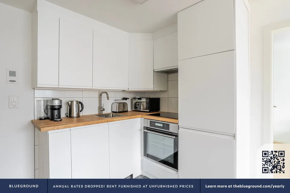 Appartement meublé élégant à Zürich avec vue sur la ville – photo 7 sur 13