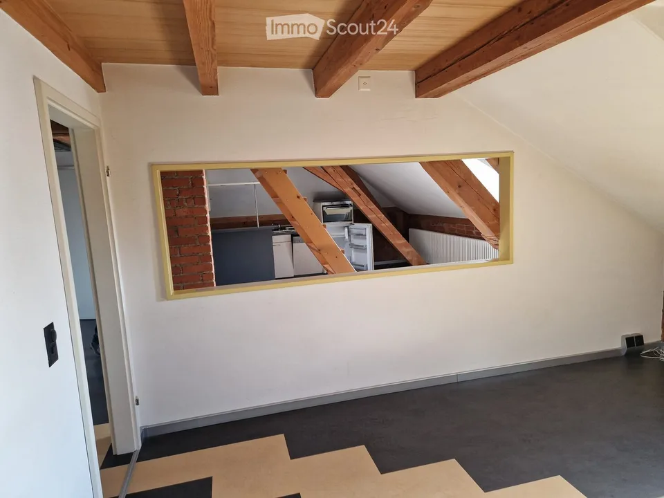 Charmante 2.5-Zimmer-Dachwohnung mit kleiner Galerie in historischem Gebäude in Madiswil