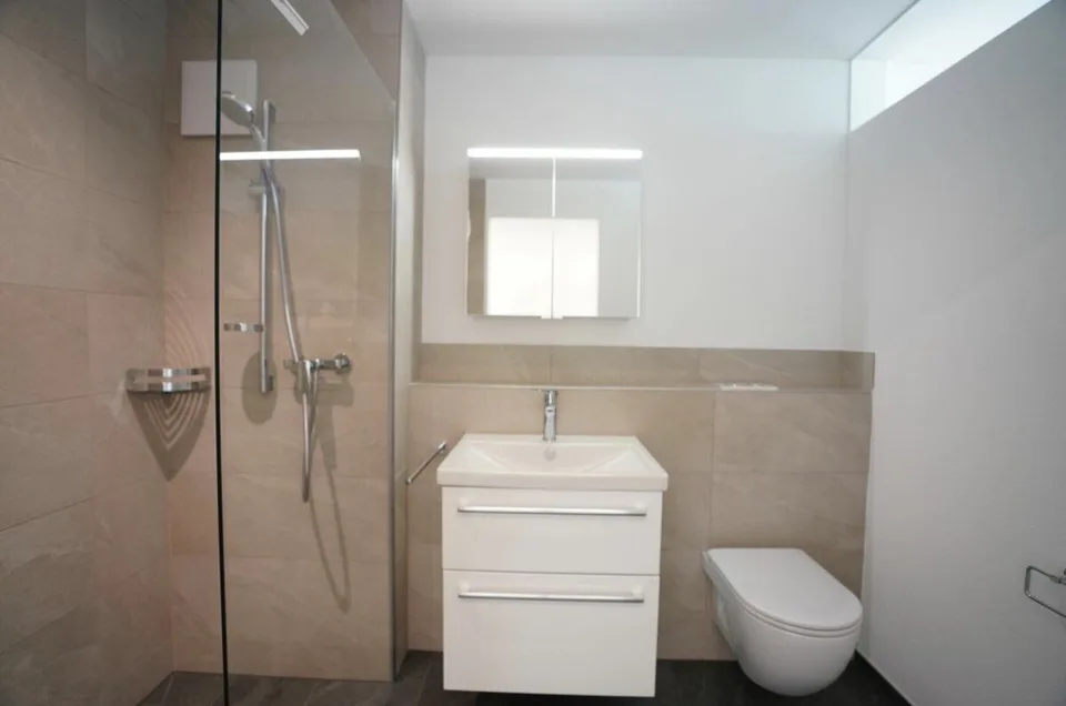 Appartement moderne 4.5 pièces avec 113 m², balcon & 2 salles de bains, sous-locataire à partir du 01.11.2026