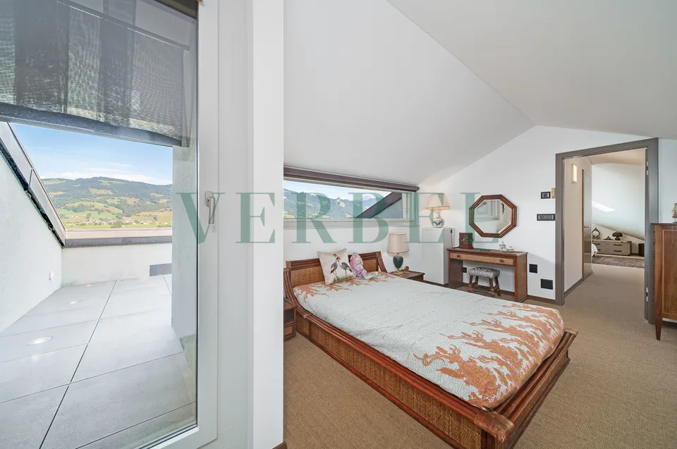 Duplex en attique avec vue exceptionnelle sur lac et montagnes – photo 32 sur 39