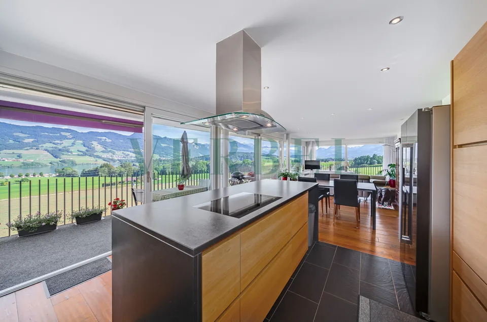 Duplex en attique avec vue exceptionnelle sur lac et montagnes – photo 16 sur 39