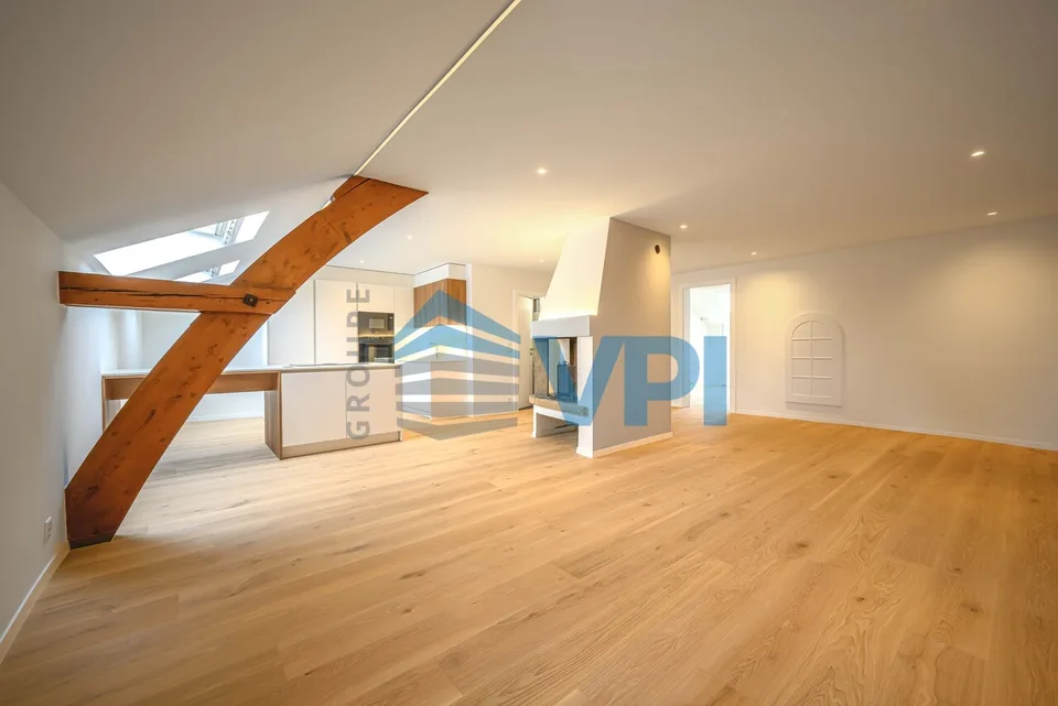 VEVEY - MAGNIFIQUE 2.5 PIÈCES RENOVÉ DANS LES COMBLES