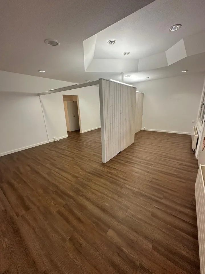 Central location - versatile use - with additional rooms – photo 3 of 8