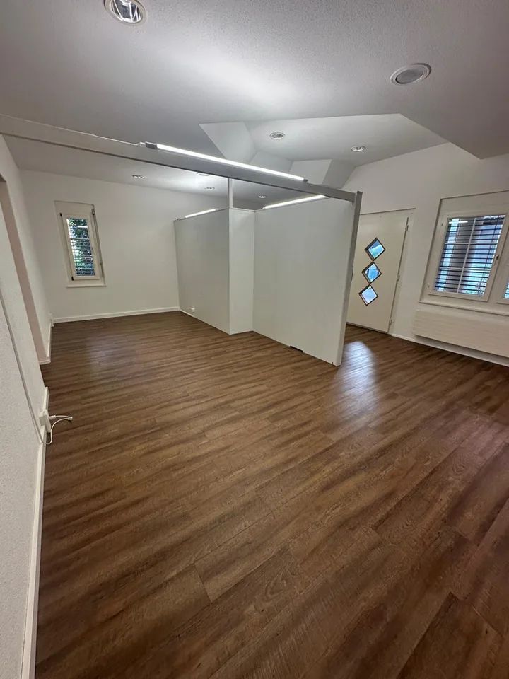 Central location - versatile use - with additional rooms – photo 4 of 8