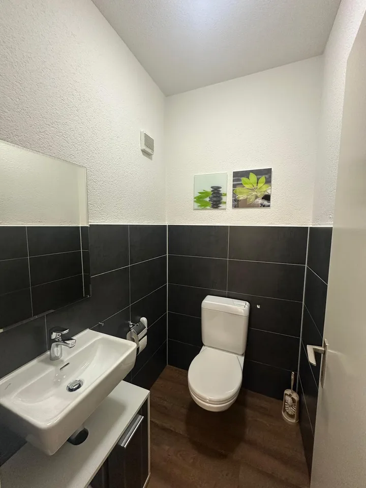 Central location - versatile use - with additional rooms – photo 7 of 8