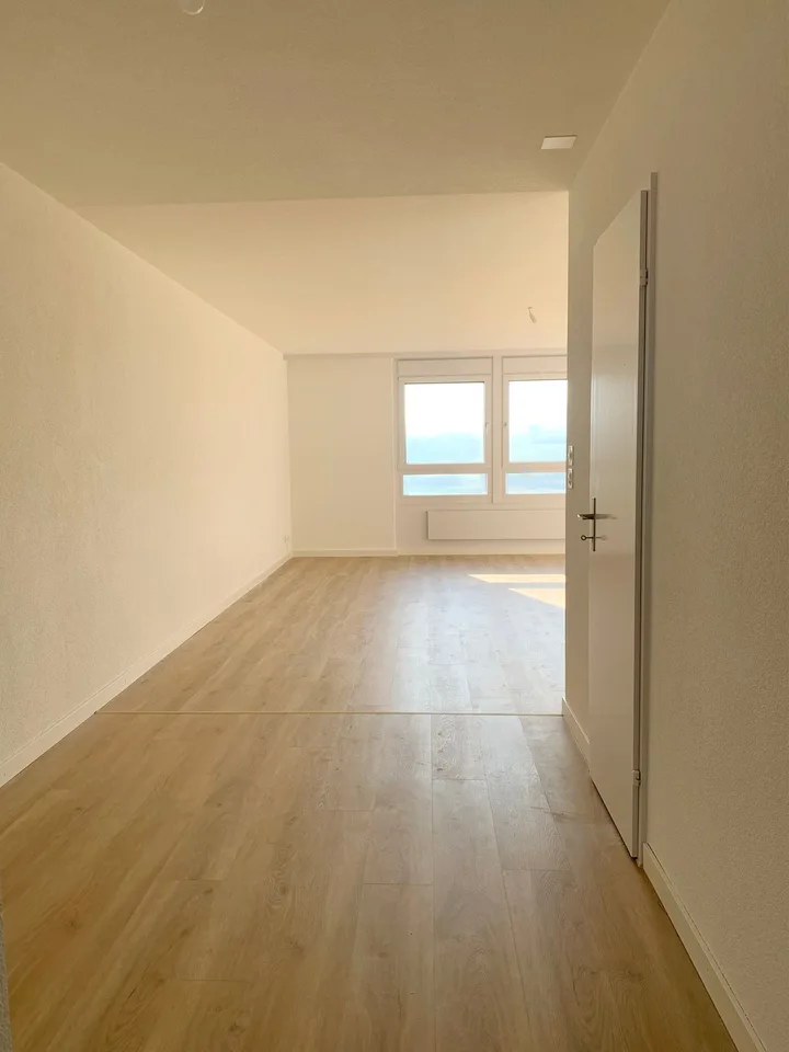 Renovated apartment in a green environment – photo 8 of 11