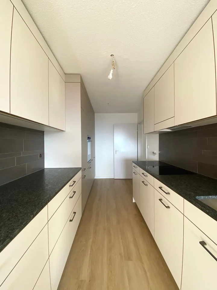 Renovated apartment in a green environment – photo 2 of 11