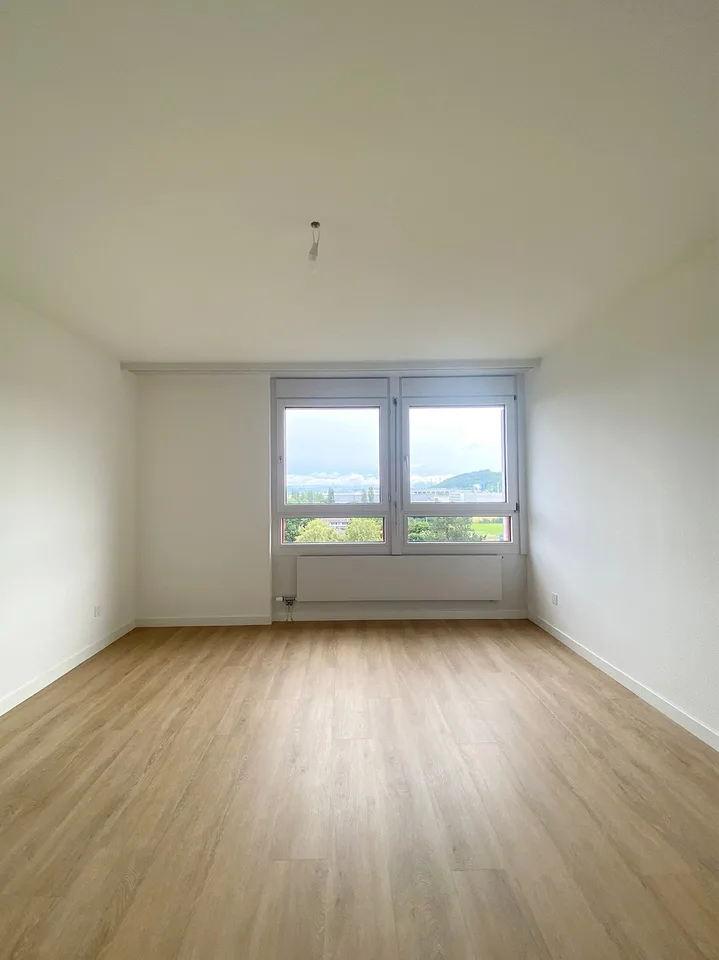 Renovated apartment in a green environment – photo 9 of 11