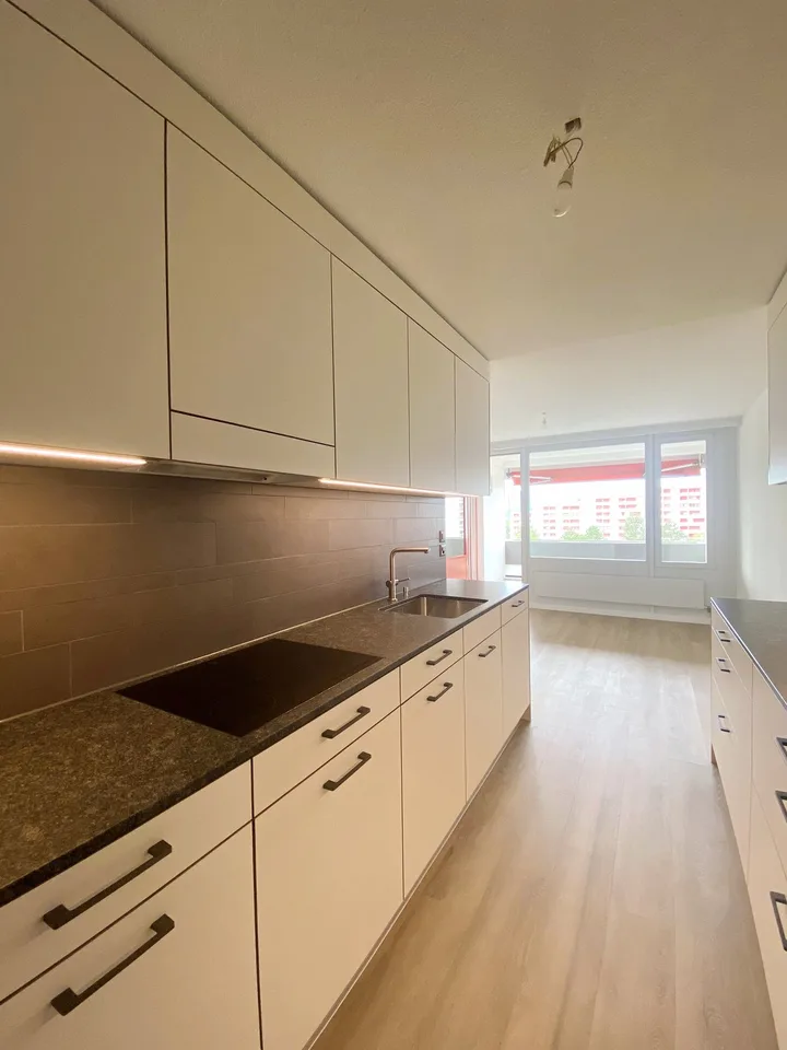 Renovated apartment in a green environment – photo 3 of 11