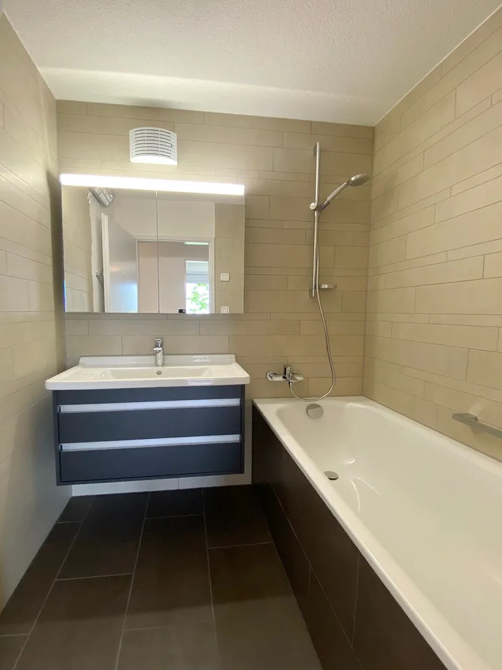 Renovated apartment in a green environment – photo 6 of 11