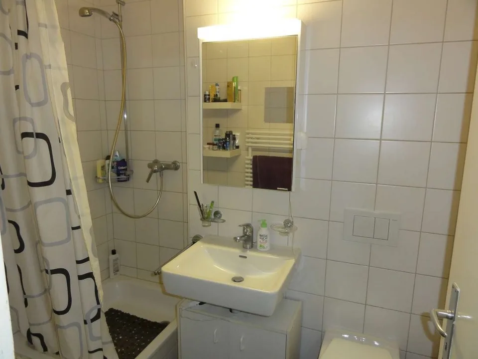 Beaumont - Gebäude mit Pool!
