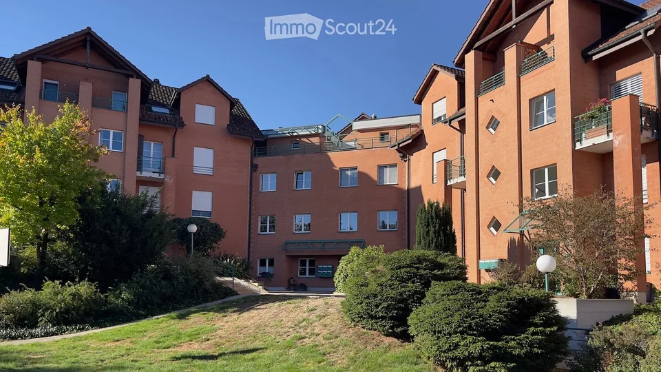Appartement-maisonnette de 5,5 pièces avec grande terrasse dans un environnement calme avec vue sur la verdure – photo 5 sur 8