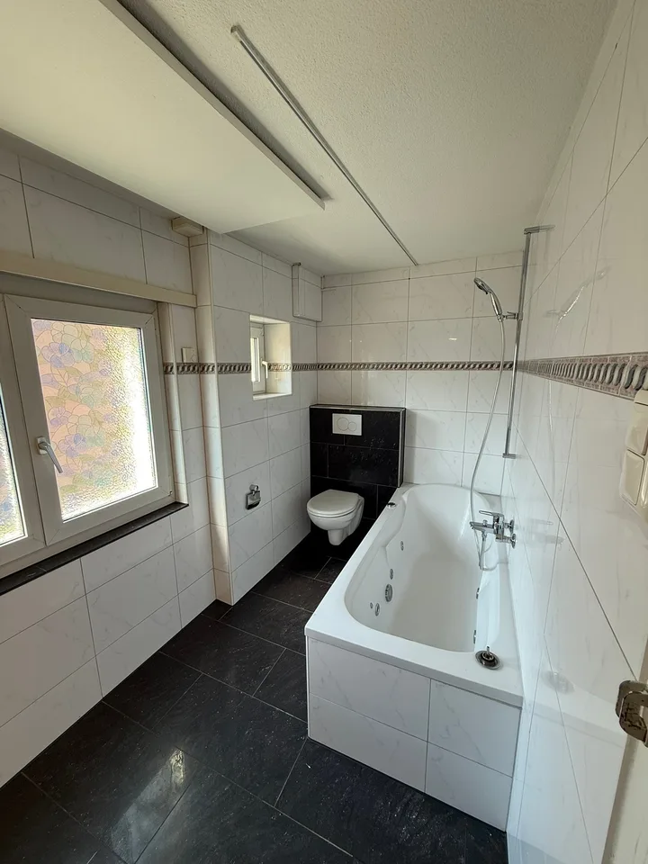 APPARTEMENT 5 PIÈCES SPACIEUX À OFTRINGEN