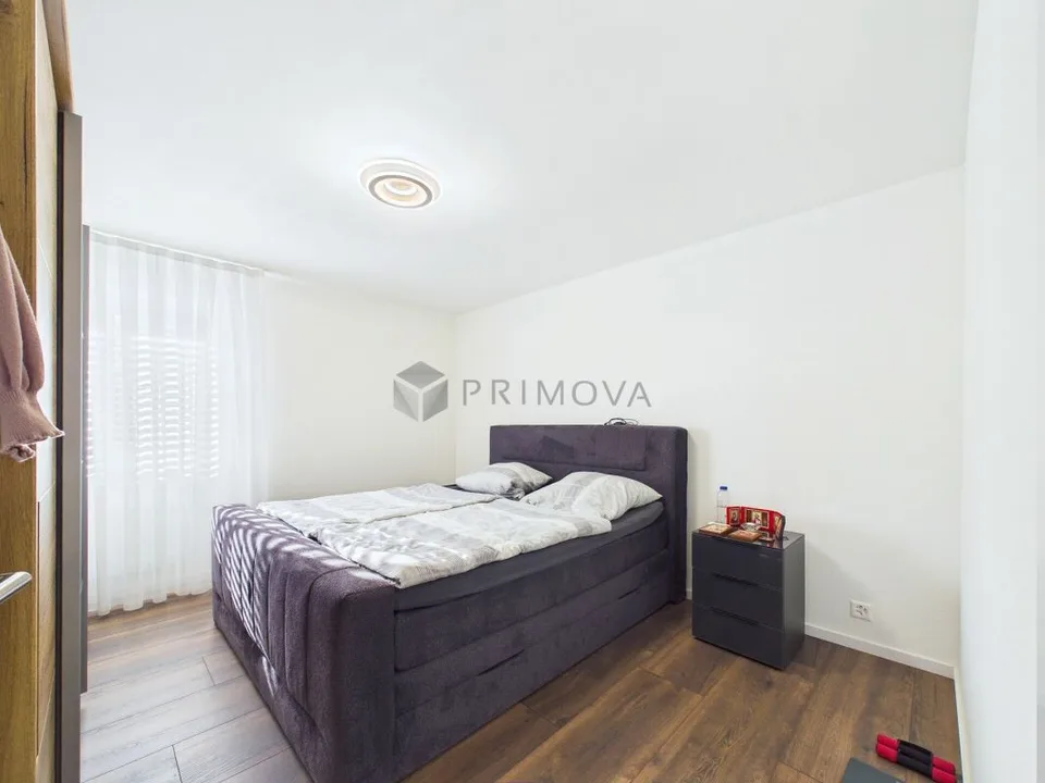 Modernisiert & grosszügig mit Cheminée im familienfreundlichen Quartier – Foto 8 von 12
