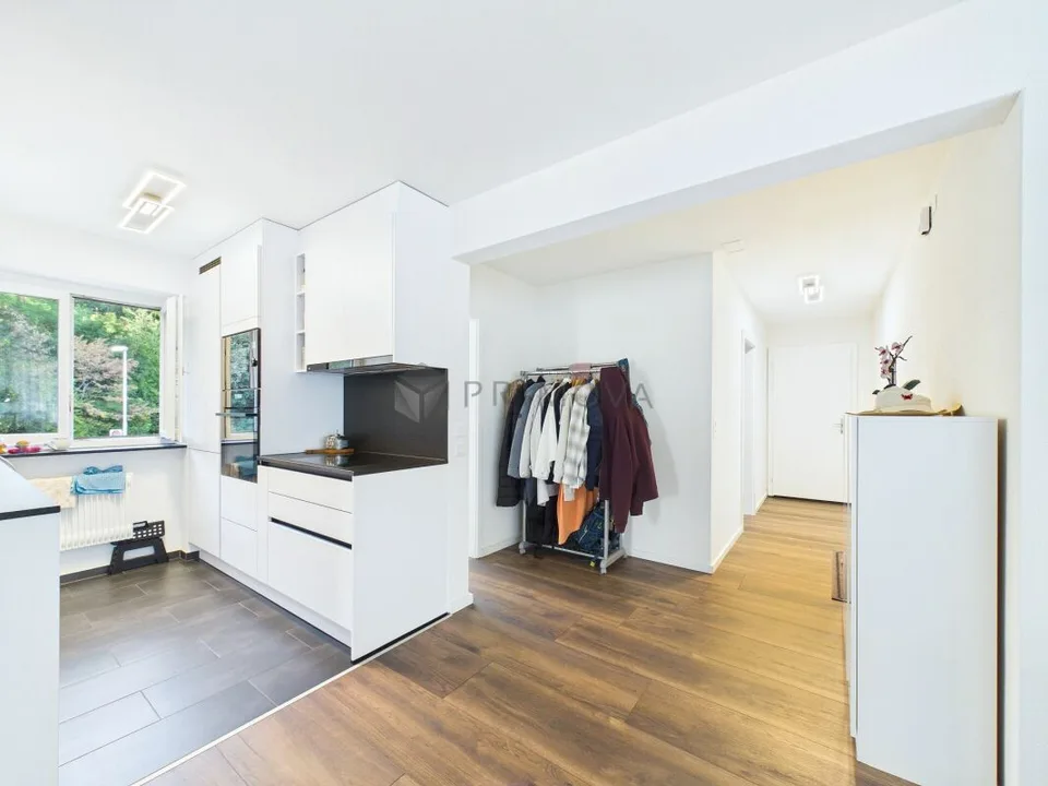 Modernisiert & grosszügig mit Cheminée im familienfreundlichen Quartier – Foto 5 von 12