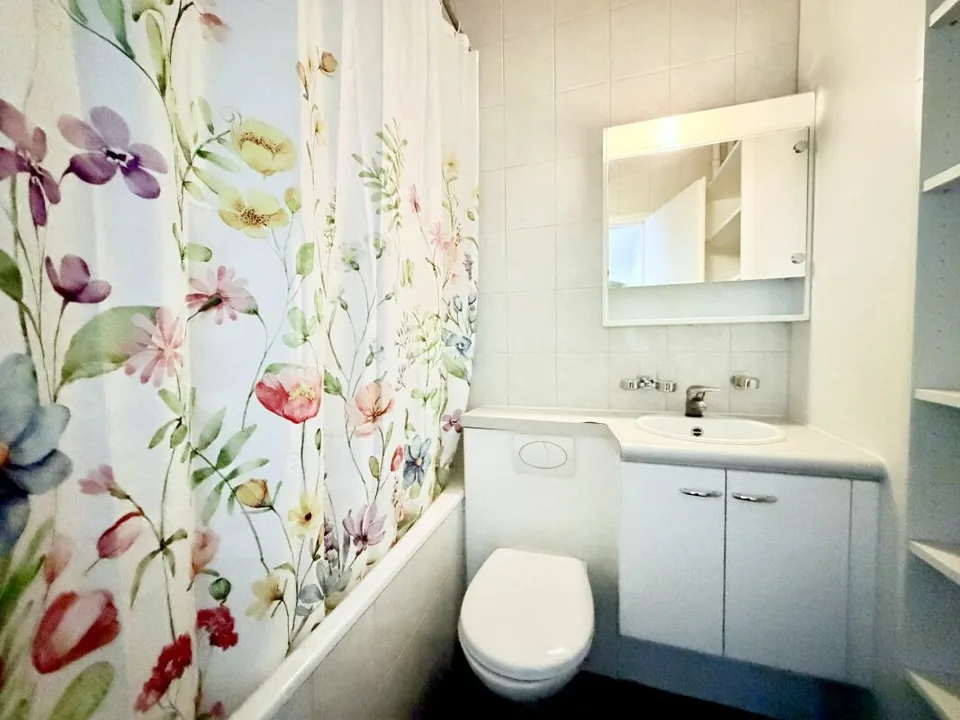 Wohnung ideal gelegen - 3.0 Zimmer mit Balkon – Foto 8 von 8