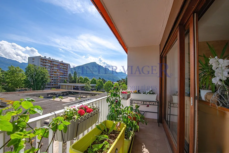 Lumineux appartement T4, grands balcons, vue montagne, garage – foto 6 di 13