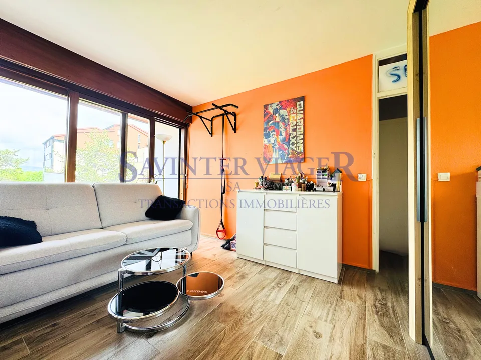 Lumineux appartement T4, grands balcons, vue montagne, garage – foto 9 di 13
