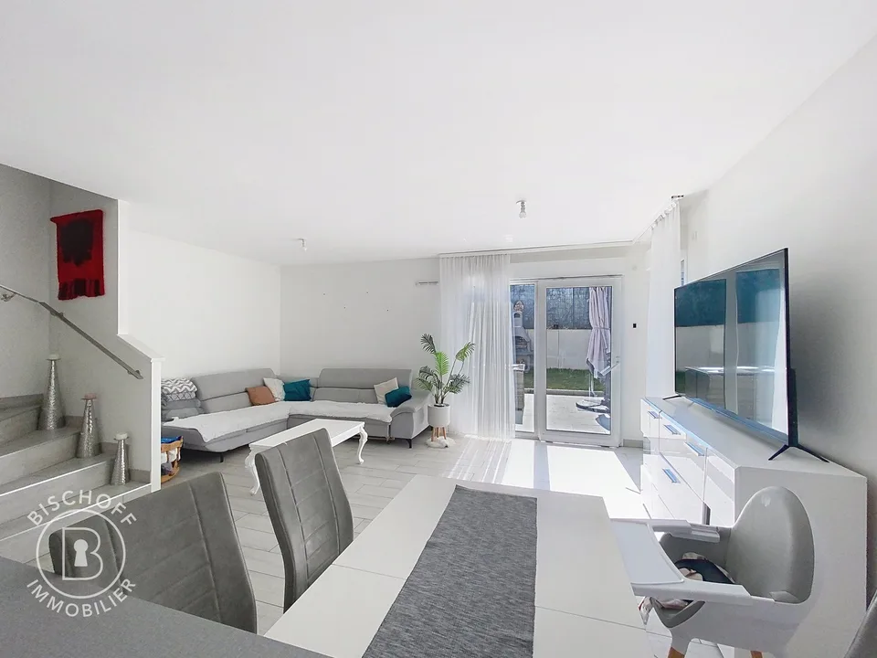 Casa a schiera moderna di 5 locali a Saint-Louis – Disponibile immediatamente! – foto 2 di 12