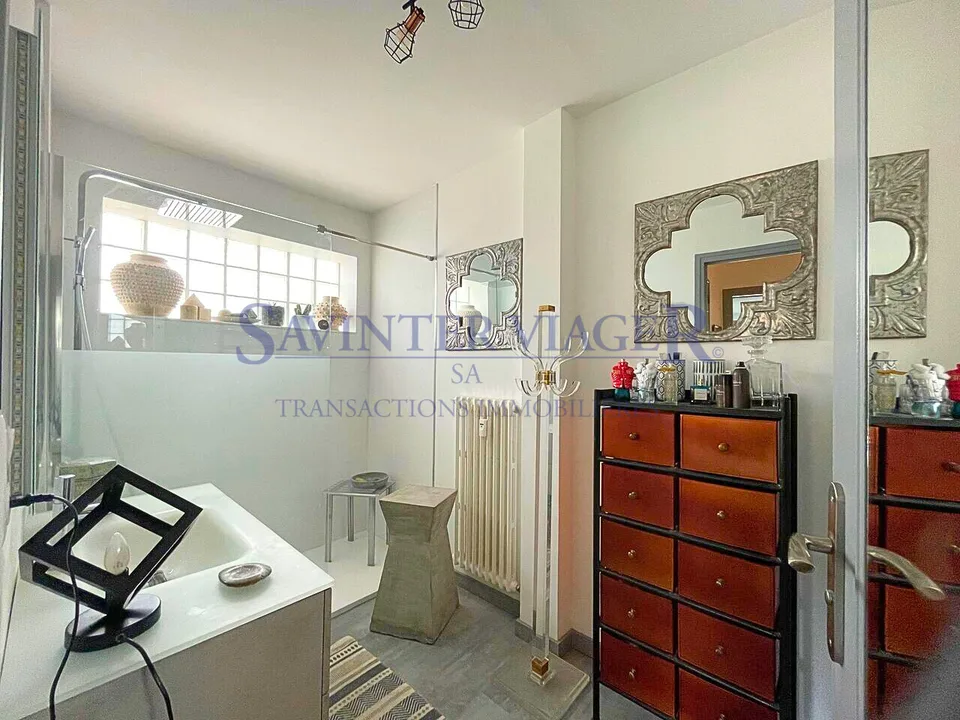 Albertville-centre. T4 traversant, 2 balcons. Viager – Foto 9 von 13