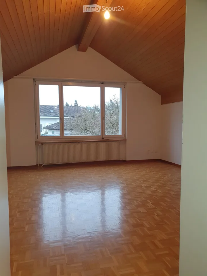 Quietly located attic apartment with cozy balcony