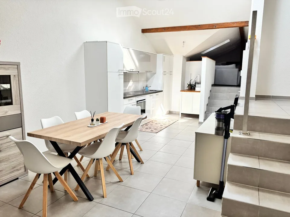Wohnung 4.5 Zimmer auf Halbgeschoss – Foto 2 von 5