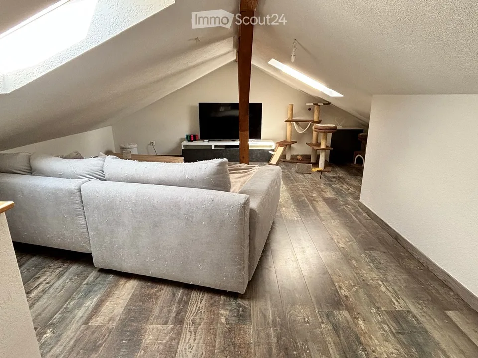 Wohnung 4.5 Zimmer auf Halbgeschoss – Foto 3 von 5