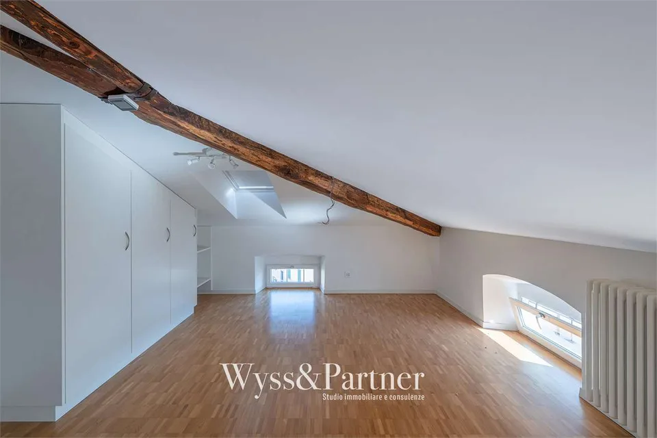 Vaste appartement mansardé de 3,5 pièces à Balerna – photo 5 sur 13