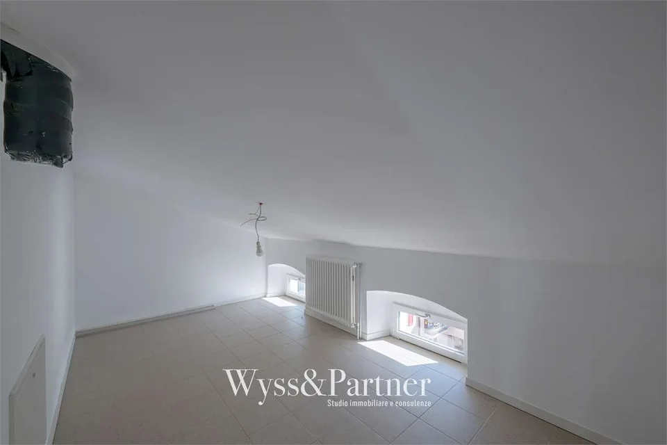 Vaste appartement mansardé de 3,5 pièces à Balerna – photo 9 sur 13